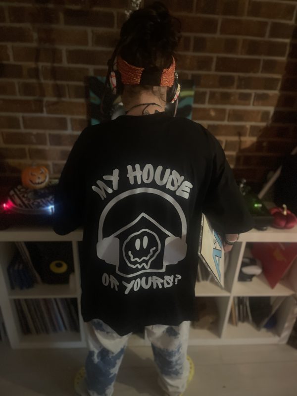 MY HOUSE OR YOURS | SMILEY UNISEX TEE - Image 4
